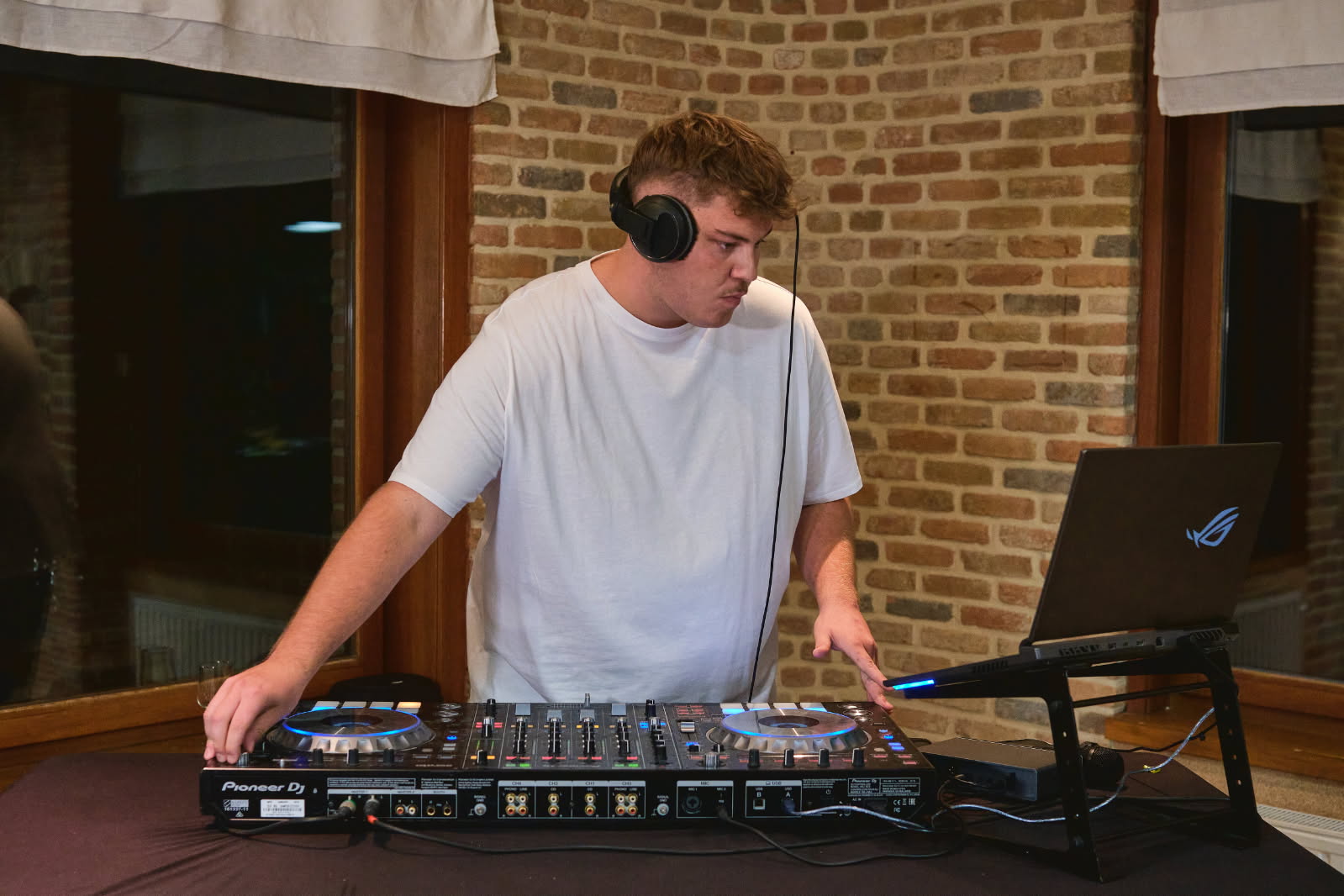 DJ GR3EN en prestation 1